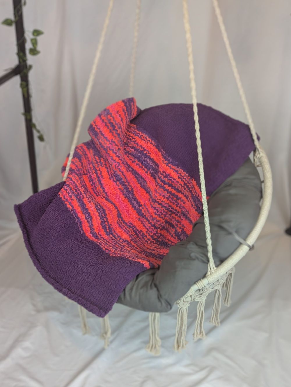 “Phoenix Embers” Hand-Knit Blanket - Fiery Elegance in Every Stitch