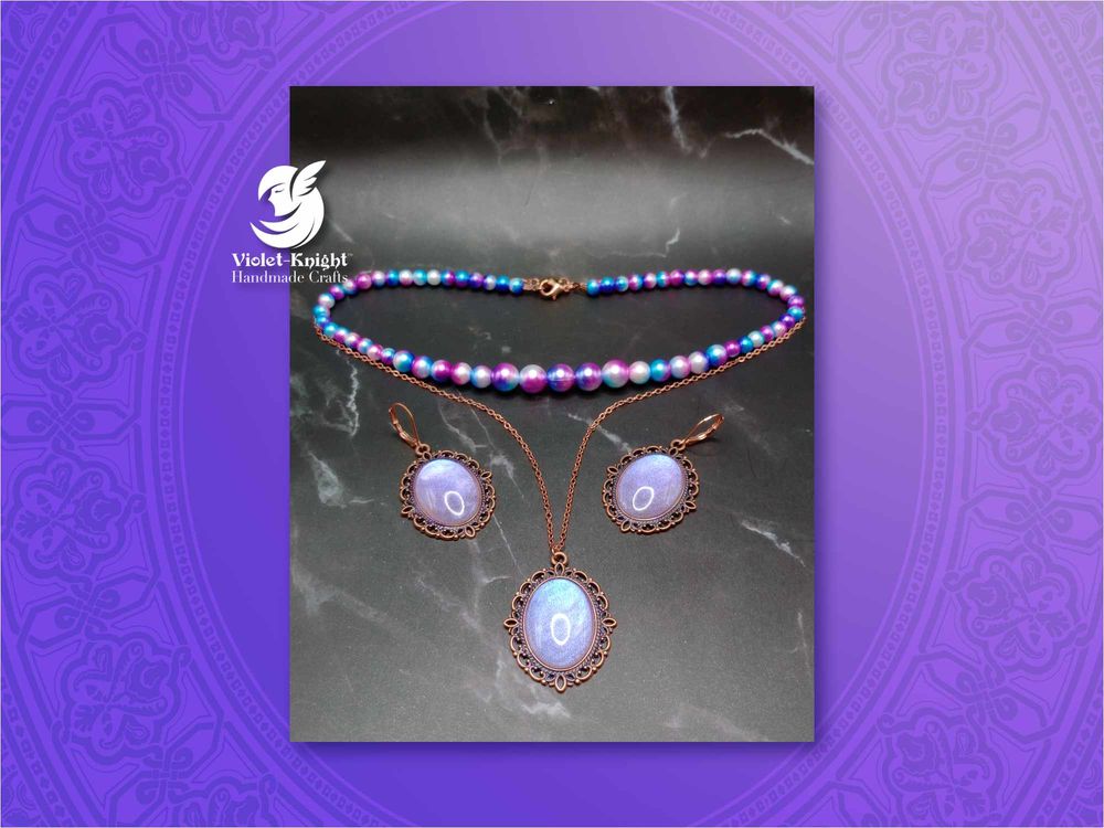 Vintage style bronze/rose gold color pendant earrings and im...