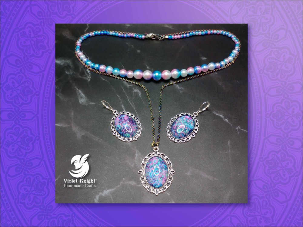 Vintage style silver pendant earrings and imitation pearl ne...